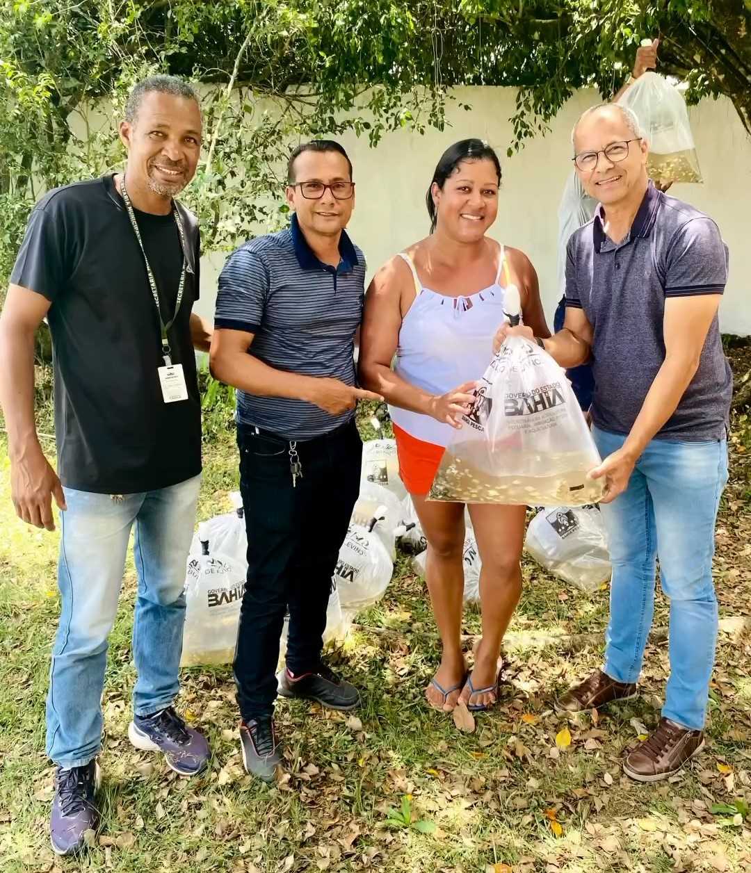 Camacã: Prefeitura entrega 30 mil alevinos da espécie Tambaqui e Tilápia para agricultores 

